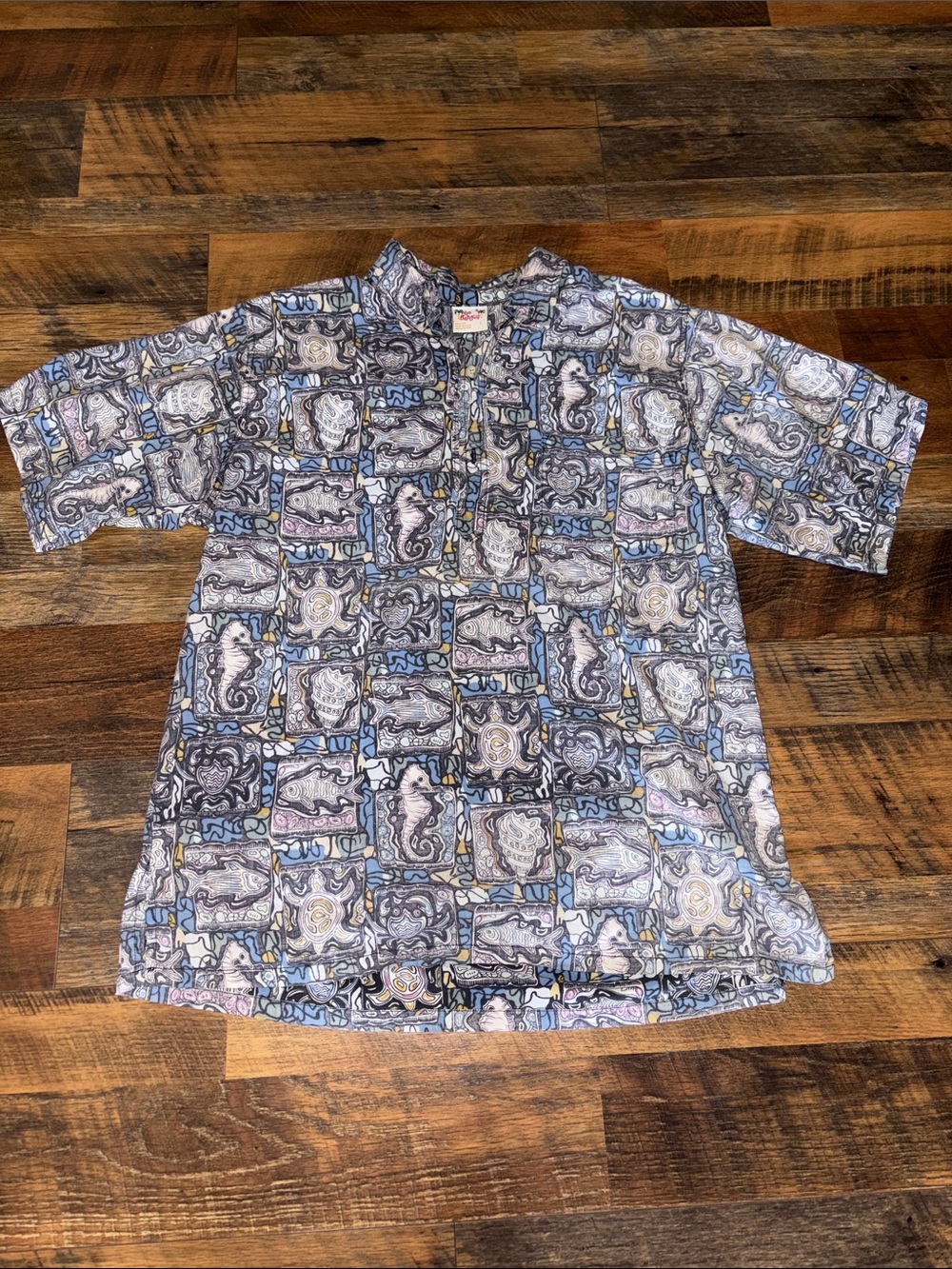 Go Barefoot Vintage Men's Short-Sleeve Shirt in Multi-Color Sea Life‎ Print